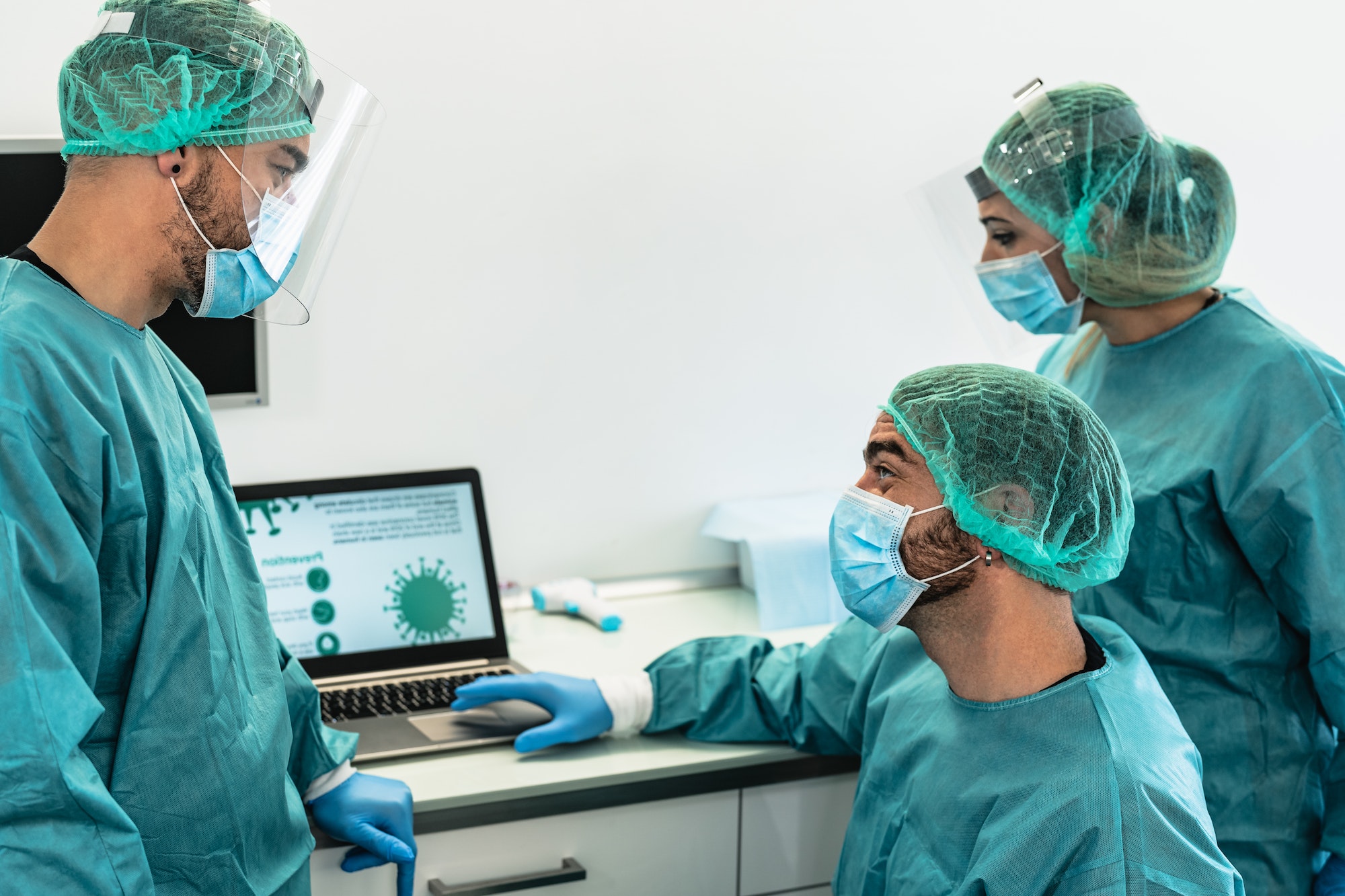 Doctors analysing coronavirus disease - Healthcare concept